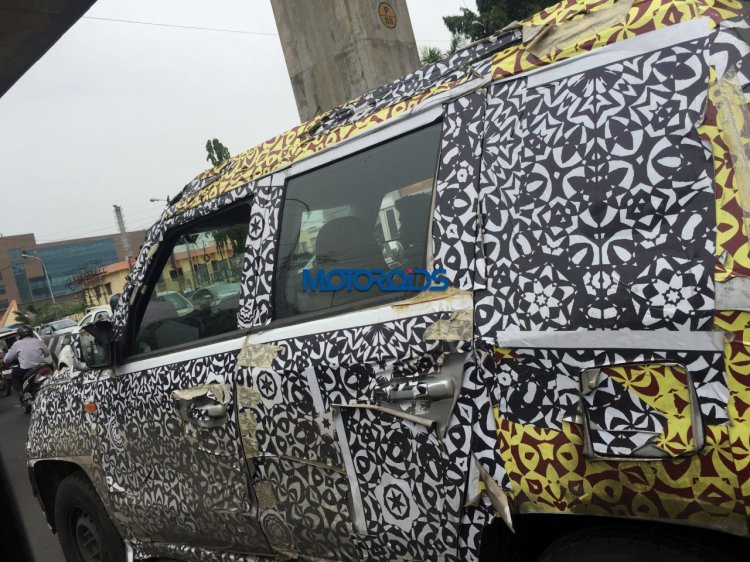 Mahindra U301 (rumoured to be the Mahindra Supro) side spyshot