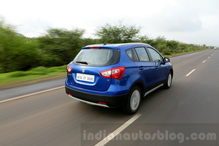 Maruti S-Cross tracking rear Review