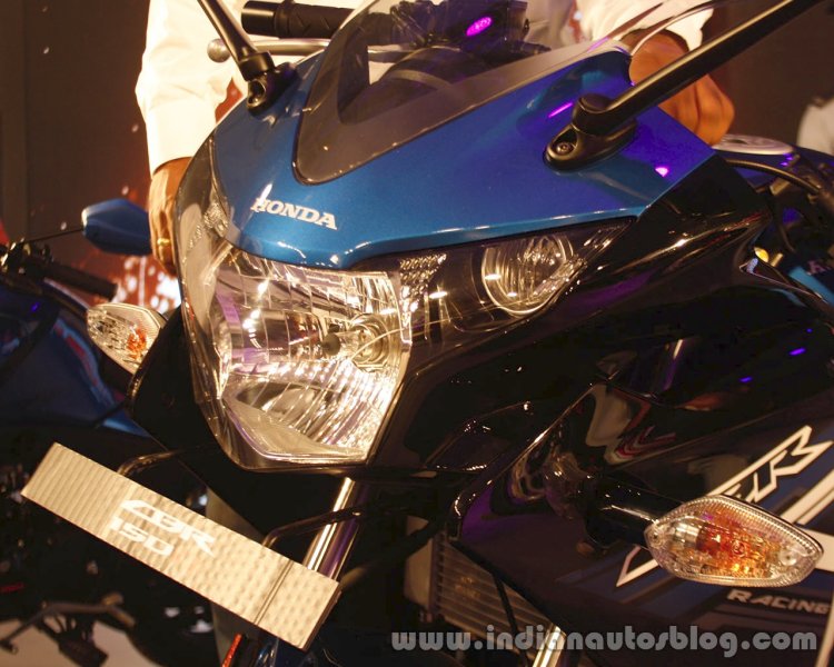 2015 Honda CBR150R headlamp India spec from Revfest