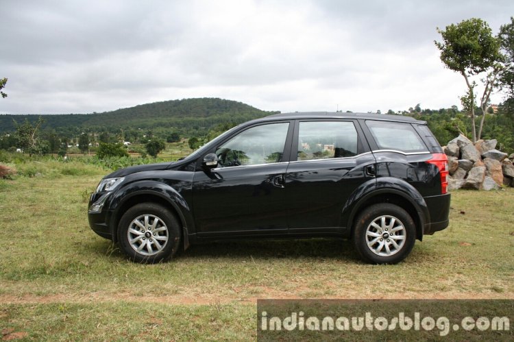 2015 Mahindra XUV500 (facelift) side review