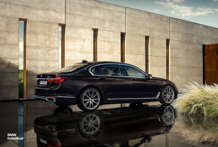 2016 BMW 7 Series Individual side