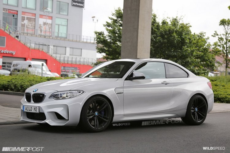 2016 BMW M2 side enthusiast rendering