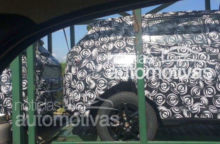 2016 Jeep Compact SUV rear end spotted on a carrier