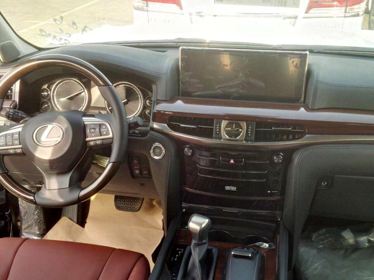 2016 Lexus LX dashboard spied (August 2015)