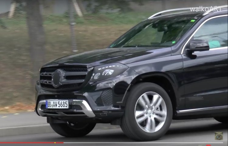 2016 Mercedes GLS front spyshot from Germany