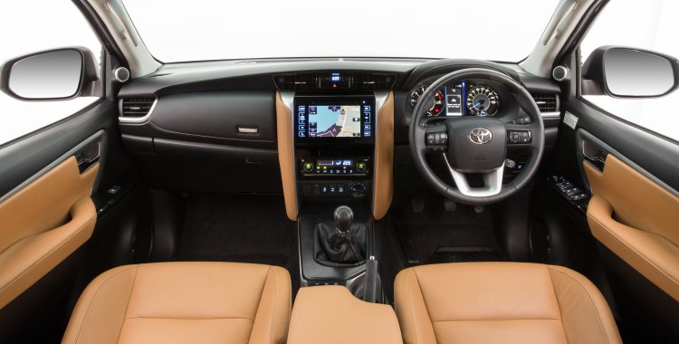 2016 Toyota Fortuner for Australia interior revealed