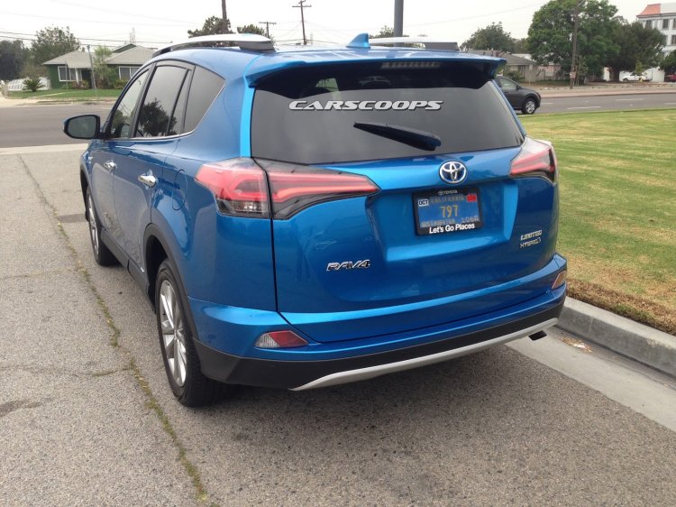 2016 Toyota RAV4 hybrid rear quarter blue spotted in Los Angeles undisguised