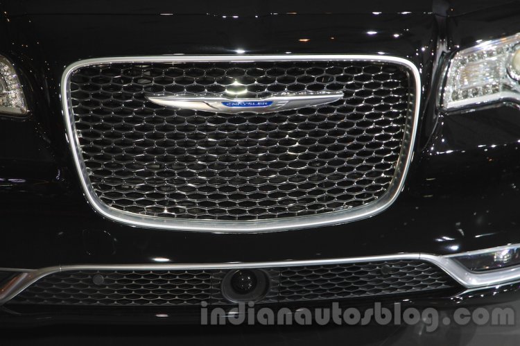 Chrysler 300C grille at the Indonesia International Motor Show 2015