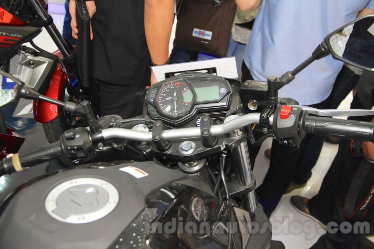 Yamaha MT-25 instrument cluster at the Indonesia International Motor Show 2015 (IIMS 2015)