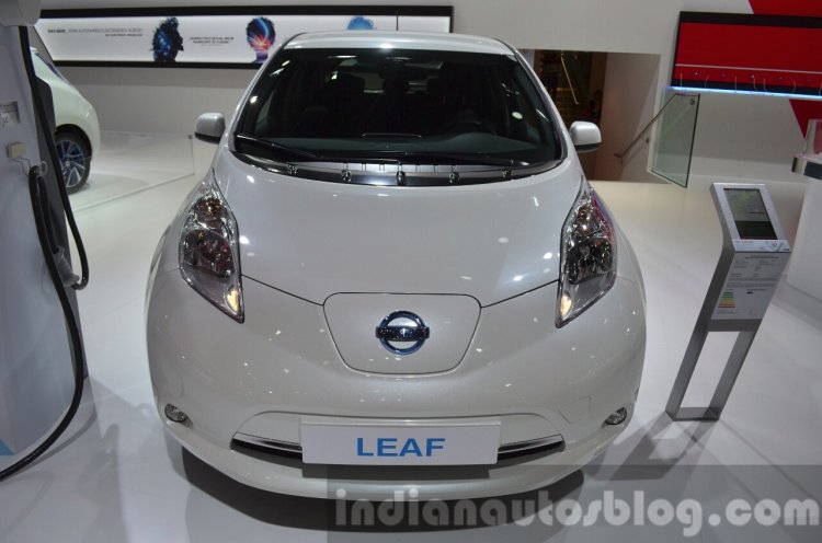 2016 Nissan Leaf with 30 kWh front at IAA 2015