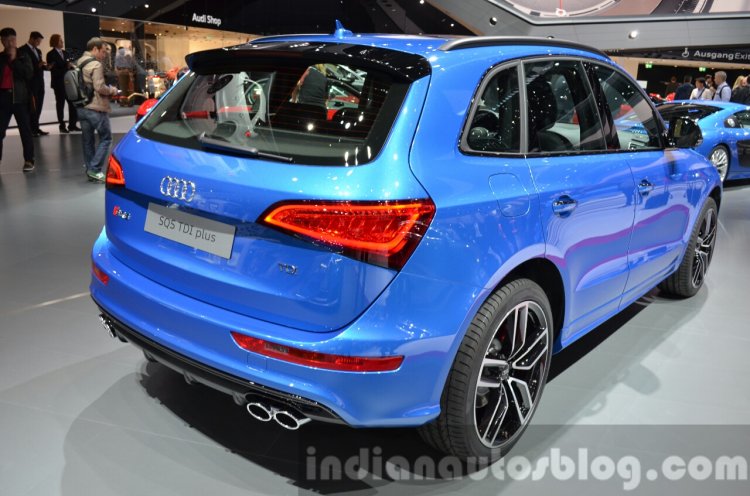 Audi SQ5 TDI Plus rear three quarters at IAA 2015