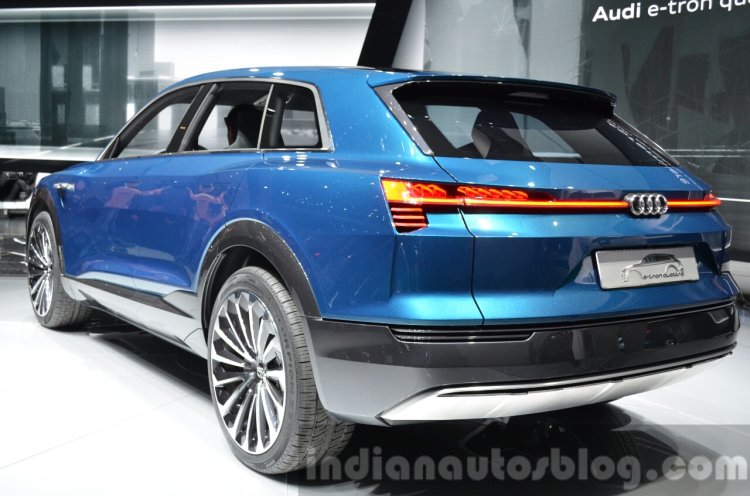 Audi e-tron quattro concept rear three quarter (1) at the IAA 2015