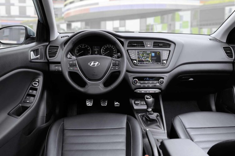 Hyundai i20 Active interior Euro spec