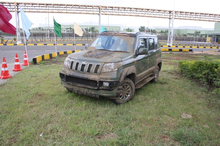 Mahindra TUV300 Accessorized version