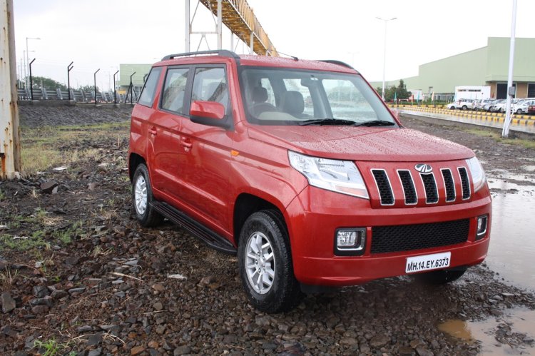 Mahindra TUV300 front quarter first drive review