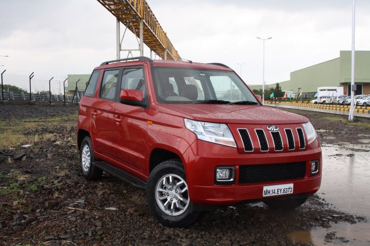 Mahindra TUV300 front three quarter (3) first drive review