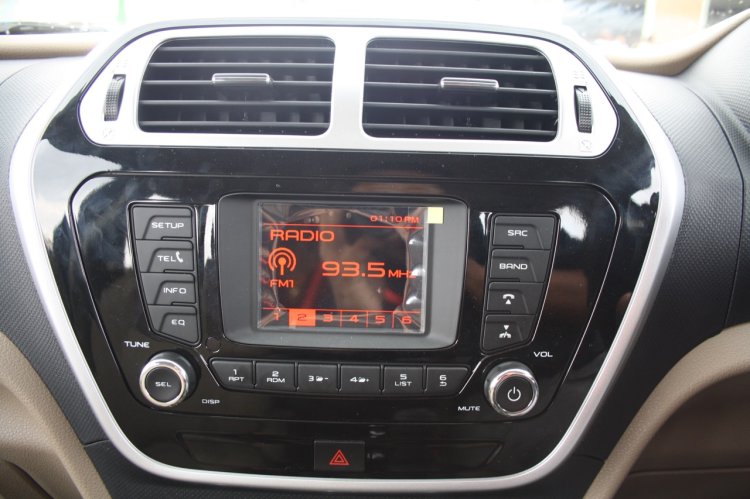 Mahindra TUV300 infotainment display first drive review