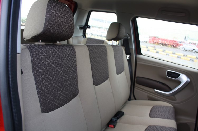 Mahindra TUV300 rear seats launched in India