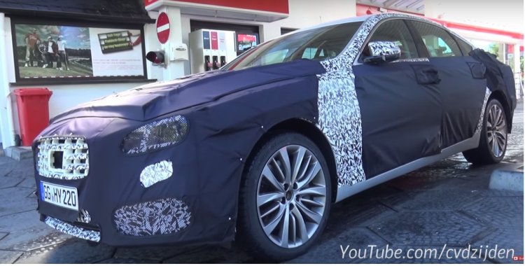 New Hyundai Genesis spotted with new engine