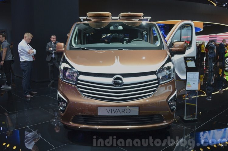 Opel Vivaro Surf Concept front at IAA 2015