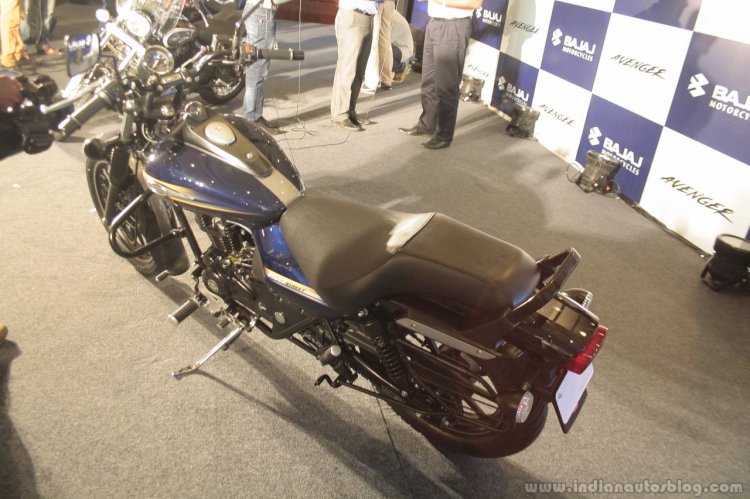 2016 Bajaj Avenger 150 Street seats launched