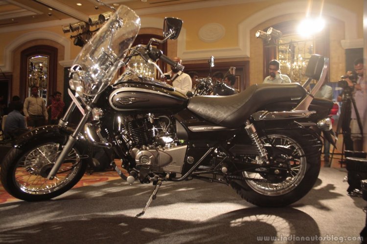 2016 Bajaj Avenger 220 Cruise side launched