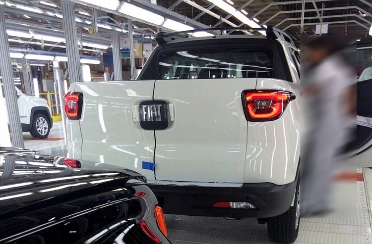Fiat Toro rear snapped undisguised on assembly line