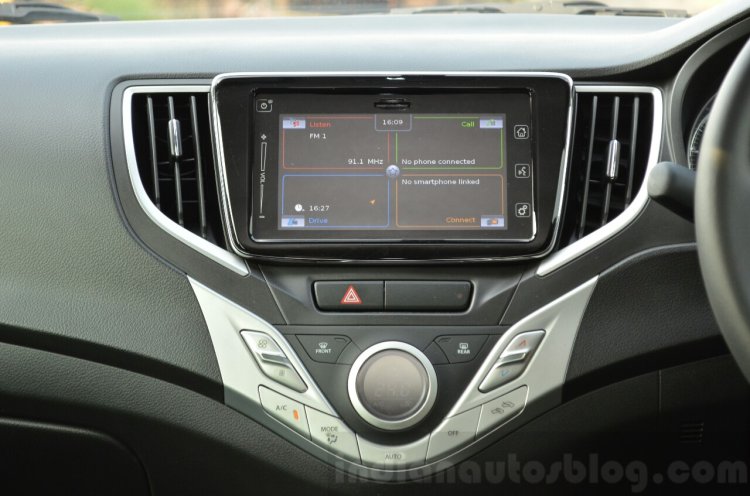 Maruti Baleno Diesel center console Review
