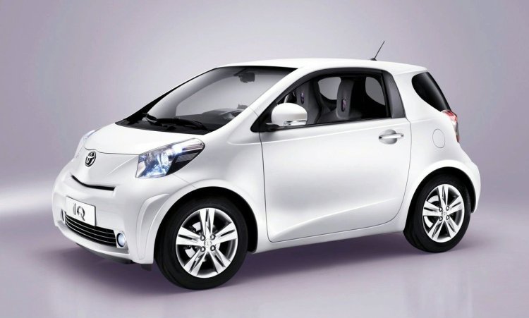 Toyota iQ side profile