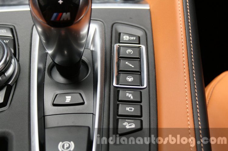 2015 BMW X6 M buttons first drive review