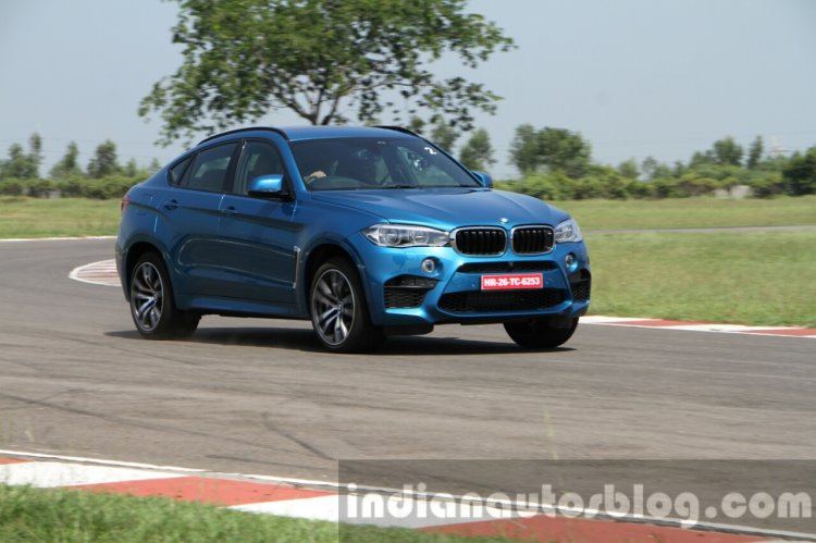 2015 BMW X6 M front quarter dynamic first drive review