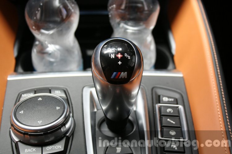 2015 BMW X6 M gear selector first drive review