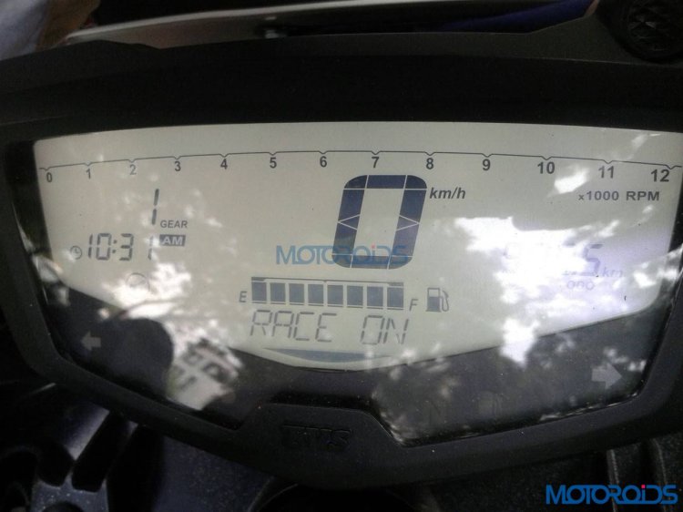 2016 TVS Apache prototype digital instrument console spied