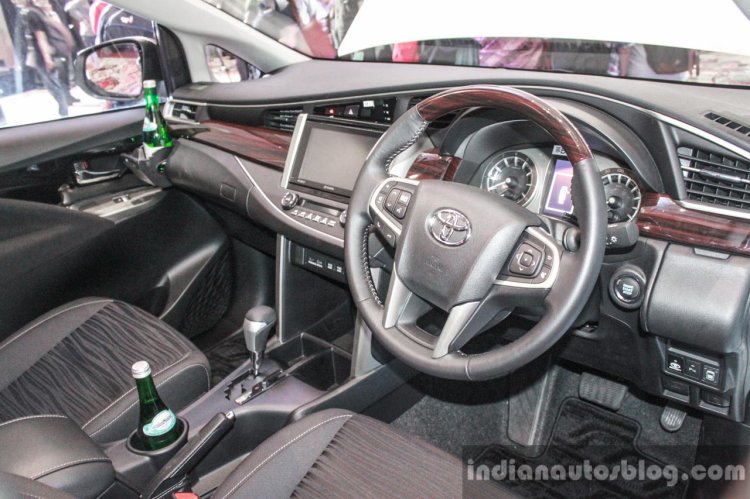 2016 Toyota Innova dashboard wood trim world premiere photos