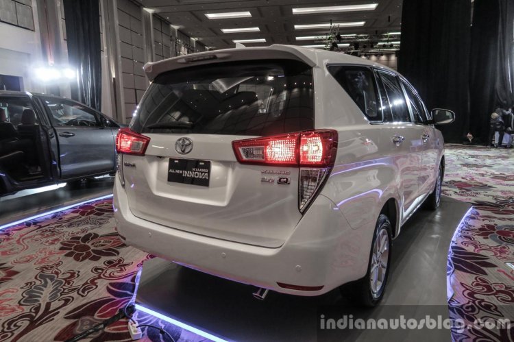 2016 Toyota Innova white rear quarter right world premiere photos
