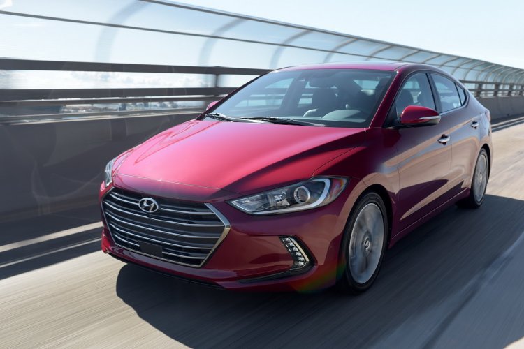 US-spec 2017 Hyundai Elantra front end revealed