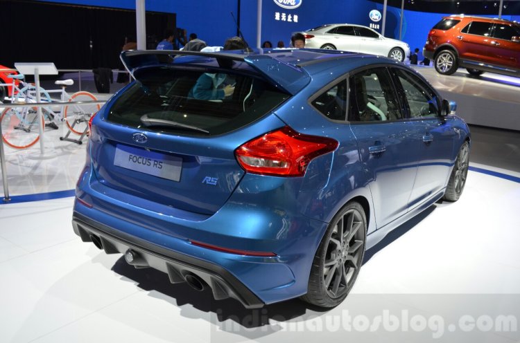 2016 Ford Focus RS rear three quarters at 2015 Shanghai Auto Show
