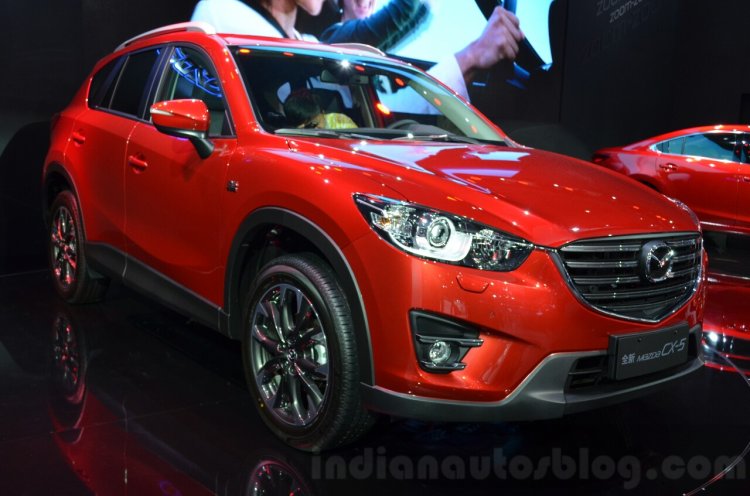 2016 Mazda CX-5 front three quarters at the 2015 Shanghai Auto Show