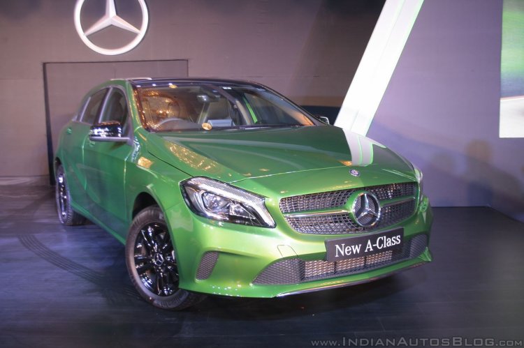2016 Mercedes Benz A class front quarter launch