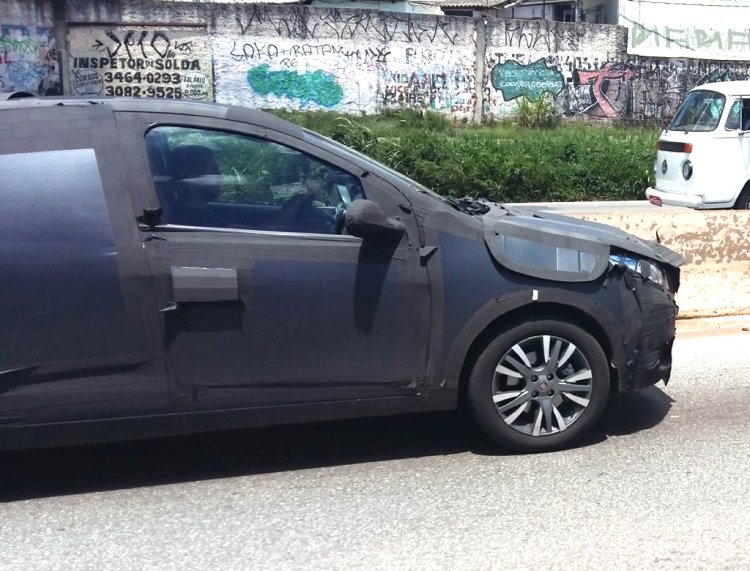2017 Fiat Punto side spied in Brazil