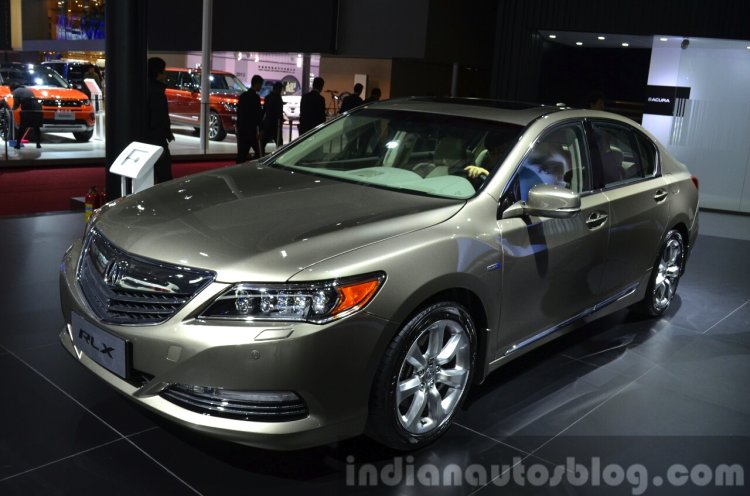 Acura RLX SH-AWD front three quarters at 2015 Shanghai Auto Show