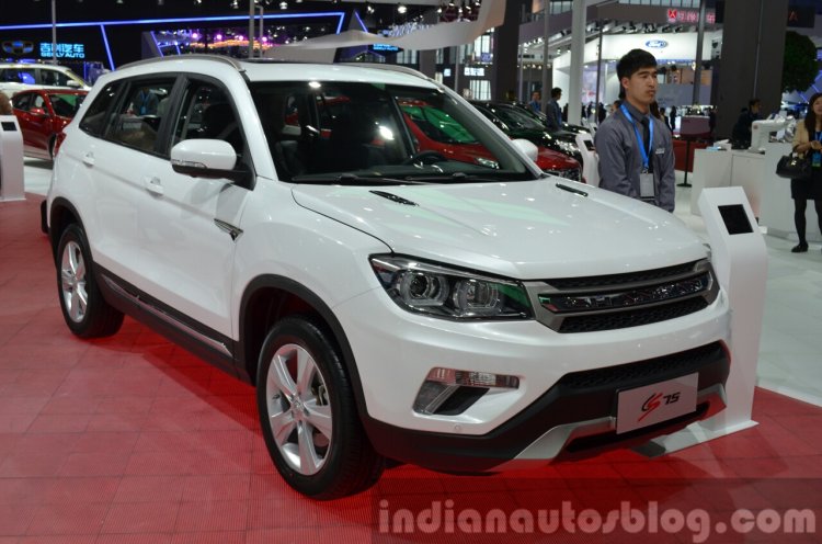 Changan CS75 front three quarters 1 at 2015 Shanghai Auto Show