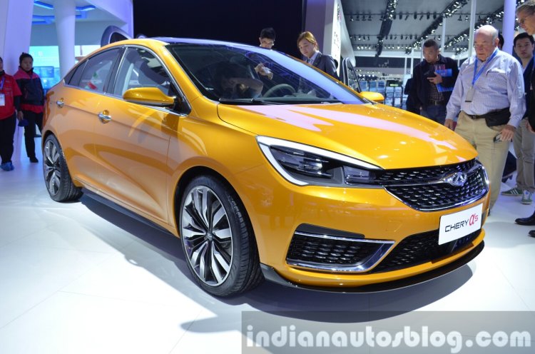 Chery Alpha 5 front three quarters at 2015 Shanghai Auto Show