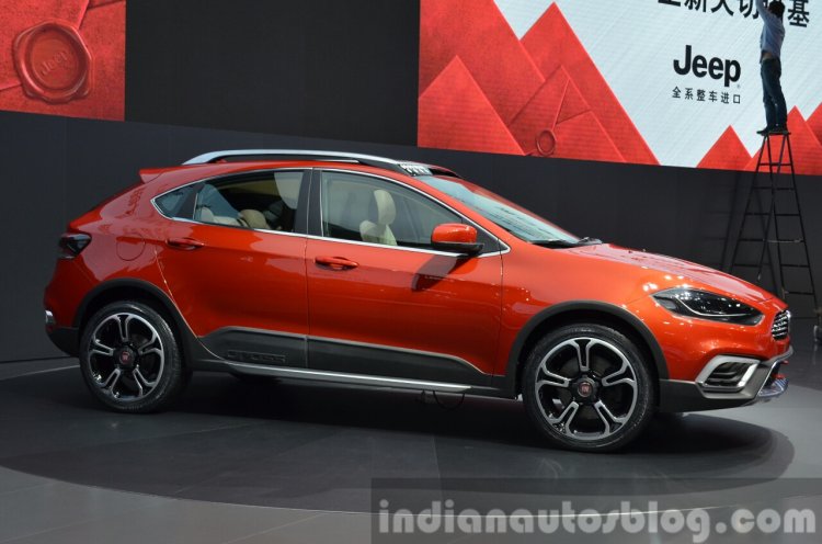 Fiat Ottimo Cross side at 2015 Shanghai Auto Show
