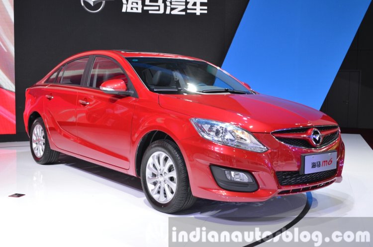 Haima M6 front three quarters at the 2015 Shanghai Auto Show