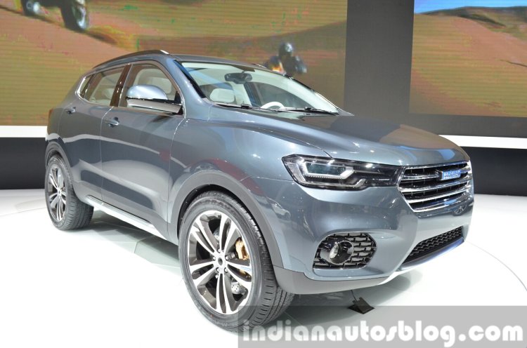 Haval Concept B front three quarters at 2015 Shanghai Auto Show