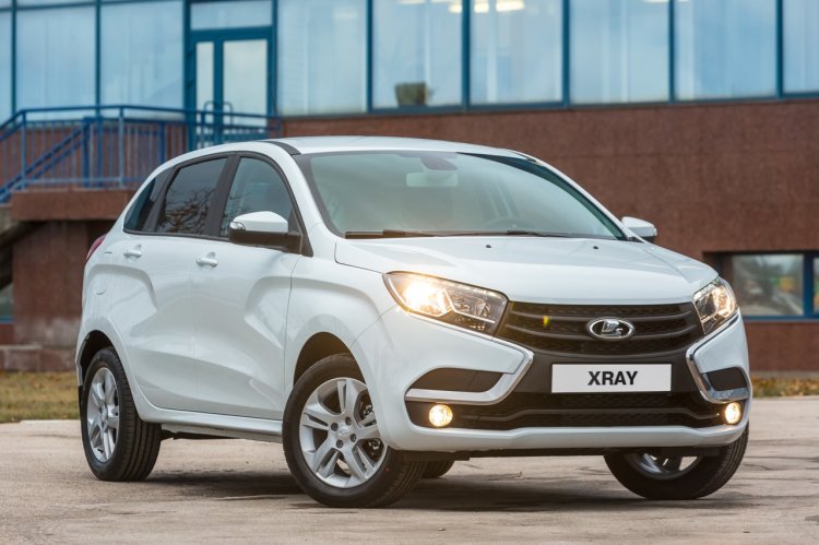 Lada XRAY front quarter press image