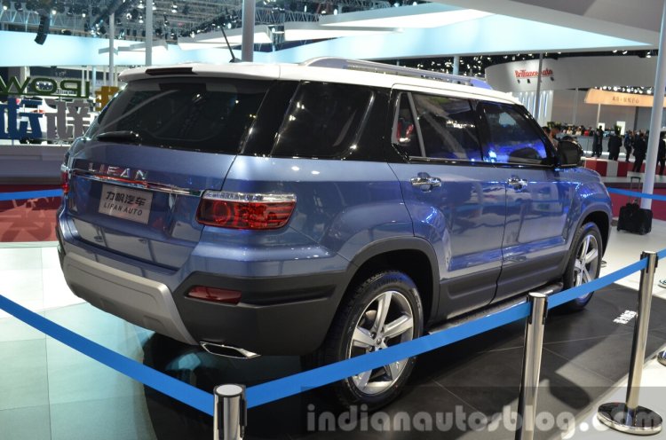 Lifan X70 rear three quarters at 2015 Shanghai Auto Show