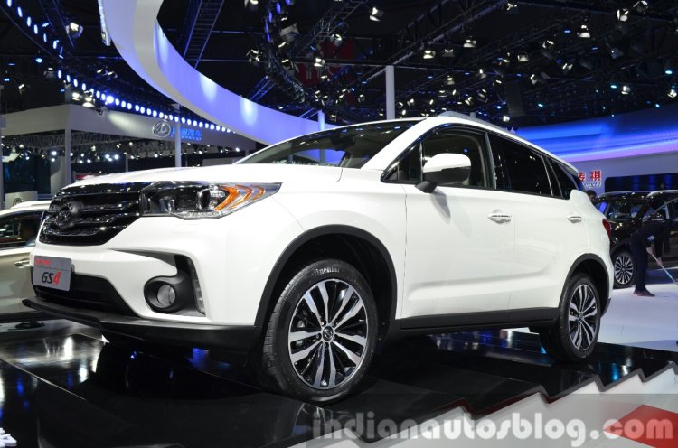 Trumpchi GS4 front three quarters at the 2015 Shanghai Auto Show