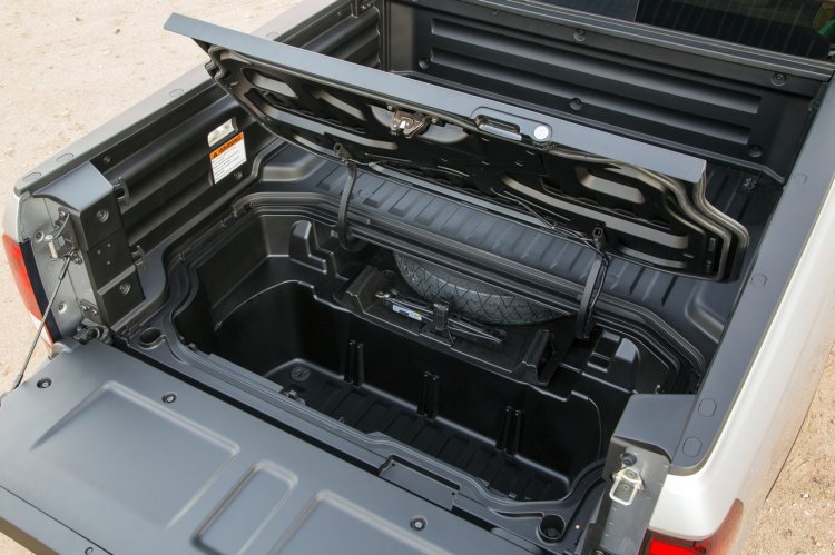 2017 Honda Ridgeline In-Bed Trunk